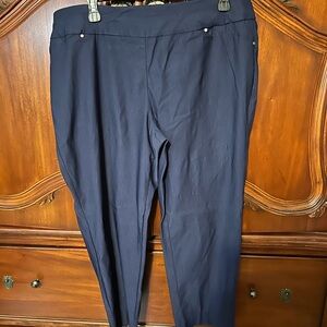 Women’s Crop Navy Pants
